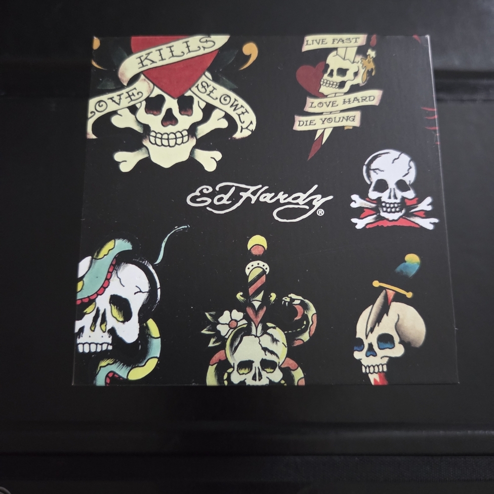 Ed Hardy Men's Green and Black Watch - Picture 6 of 9